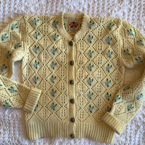Vintage Original Lanz Salzburg Knit Child’s Floral Embroidered Cardigan - Picture 8 of 16